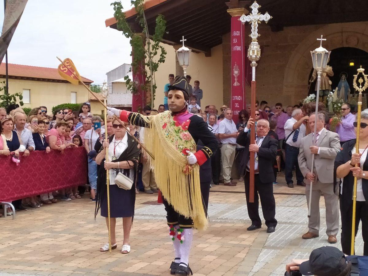 Fotos: Laguna de Negrillos celebra el Corpus de la mano de San Sebastián