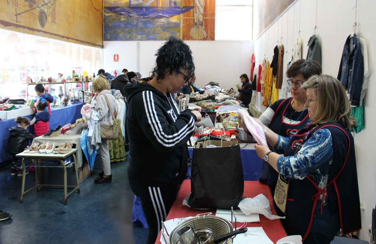 La Asociación Solidarios por León organiza un rastrillo solidario en el Centro Cívico del Crucero del 25 al 29 de junio abierto de 10.00 a 20.00 horas con el objetivo de recaudar fondos para el proyecto Convivo