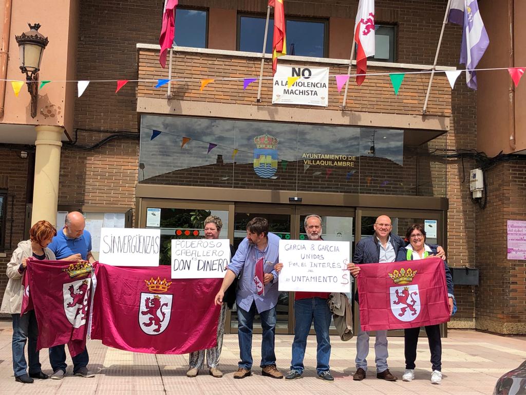 Fotos: Tensión en el pleno de Villaquilambre