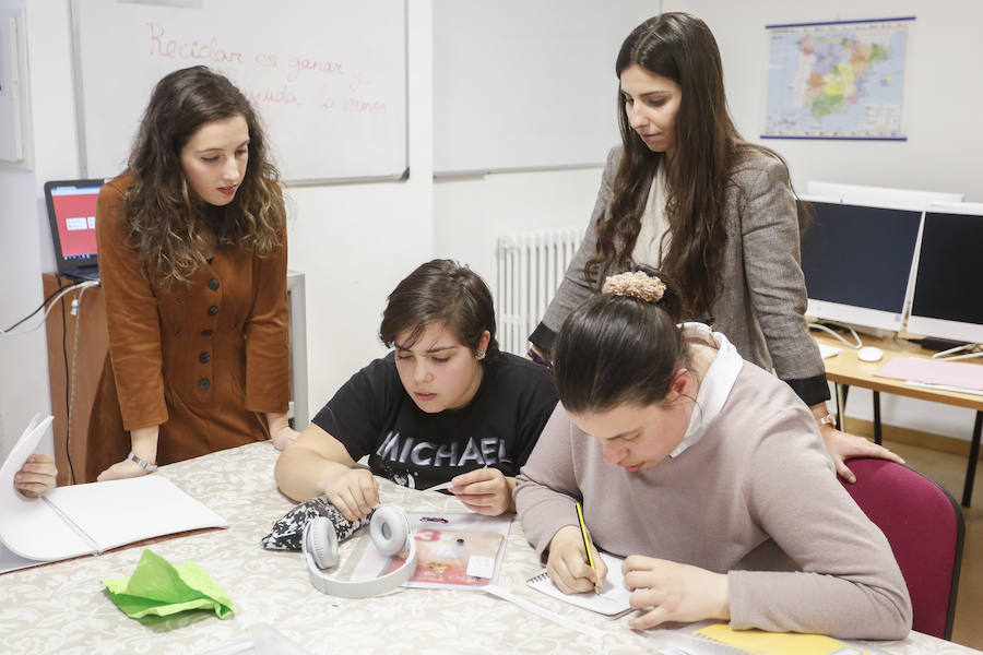 La Asociación Solidarios por León se dedica a la asistencia al colectivo de afectados por inteligencia límite o discapacidad intelectual ligera.