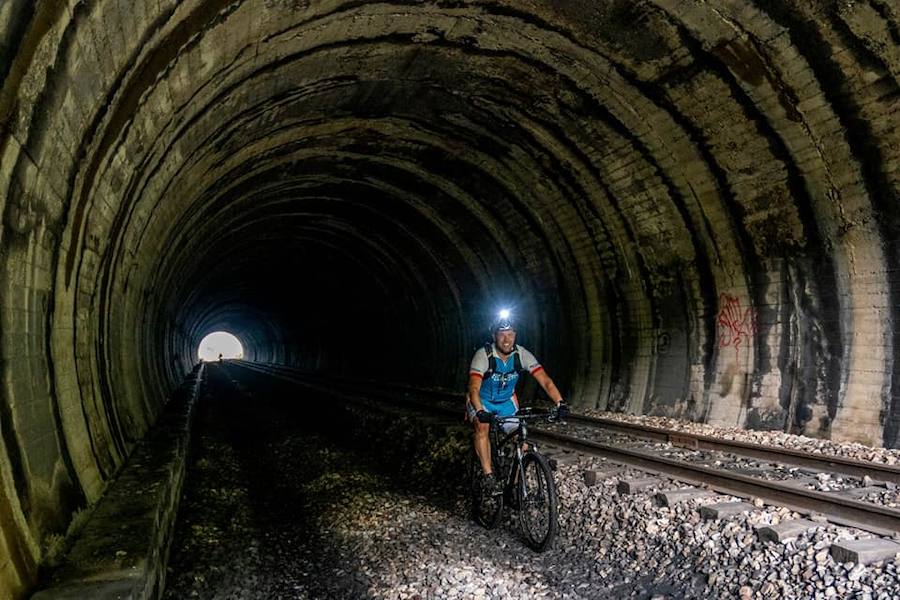 Fotos: Momentos del #retoBttBierzoBabia organizado por la Fundación Bas Van der Goor