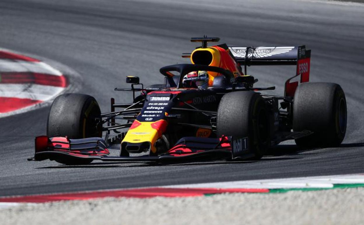 El Red Bull de Max Verstappen, durante la carrera.