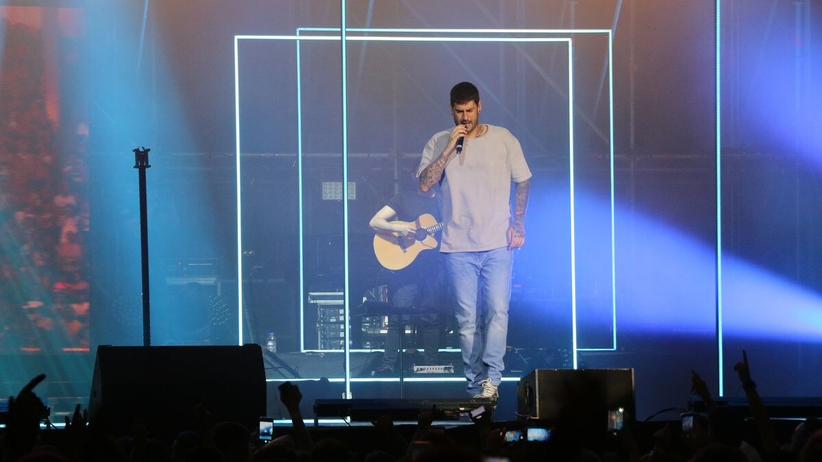 Arrollador Melendi en la Plaza de Toros de León. La gira Cubo de Rubik del cantante asturiano llega a la capital leonesa en el fin de las Fiestas de San Juan y San Pedro. 