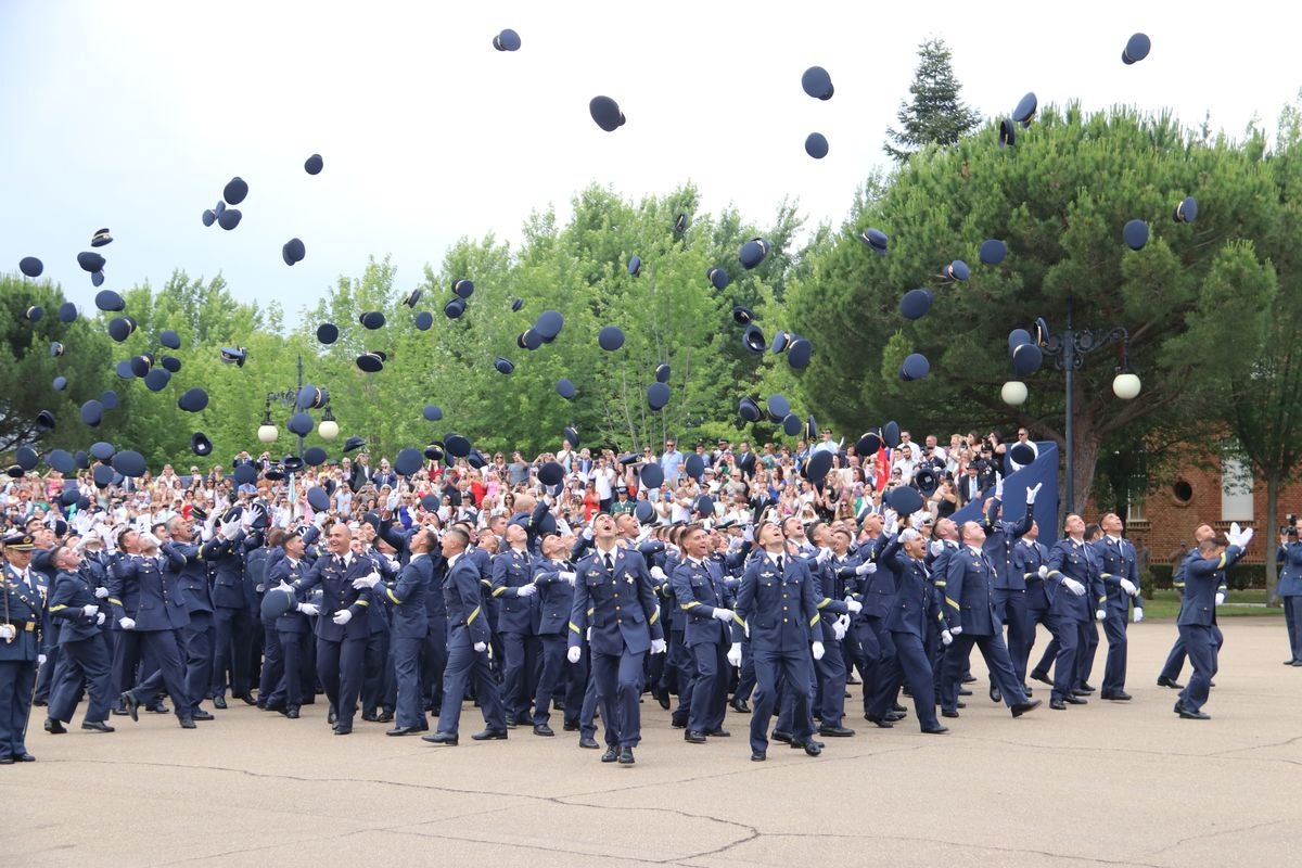 Fotos: Entrega de Reales Despachos