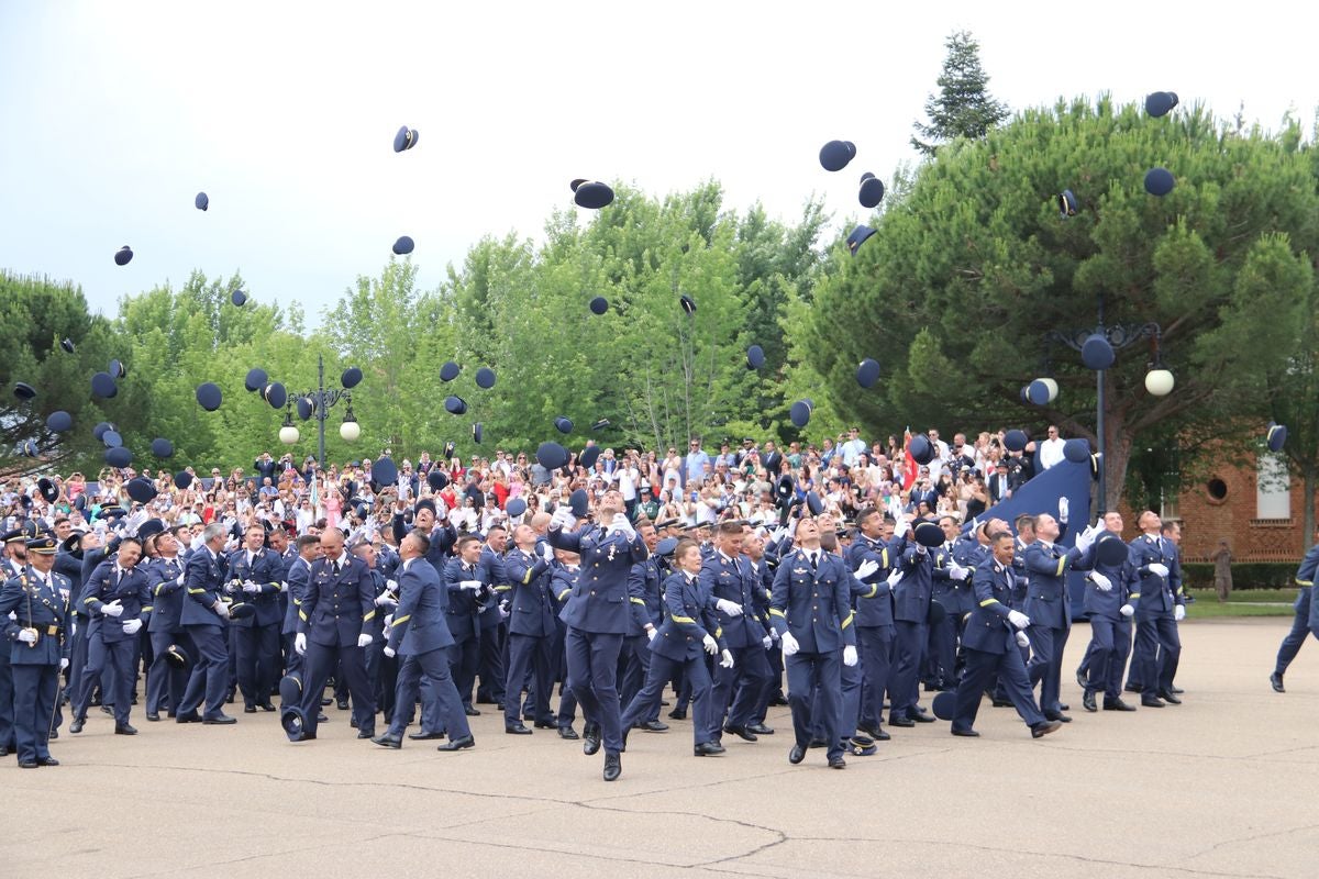 Fotos: Entrega de Reales Despachos