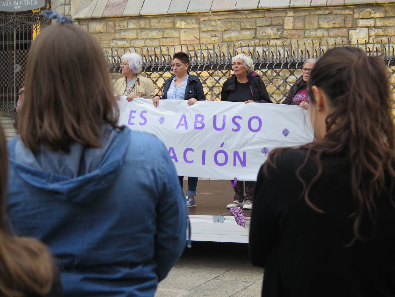 Fotos: Concentración contra la &#039;manada de Manresa&#039;