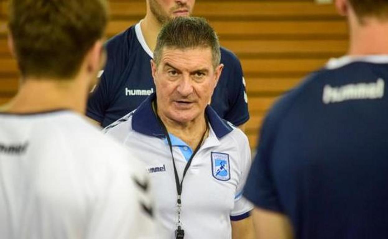 Manolo Cadenas, entrenador del Ademar. 