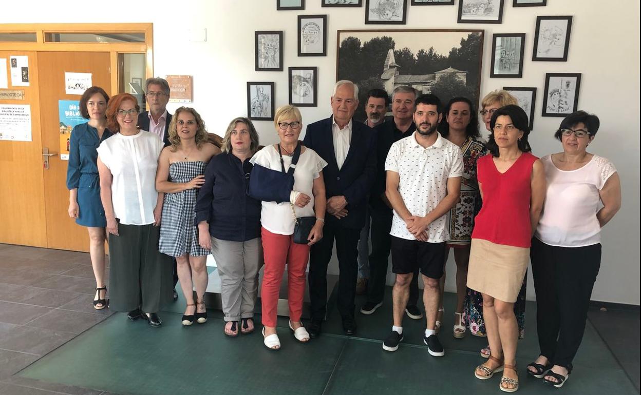 Alumnos y autoridades en la cláusula del curso de formación en Carracedelo.