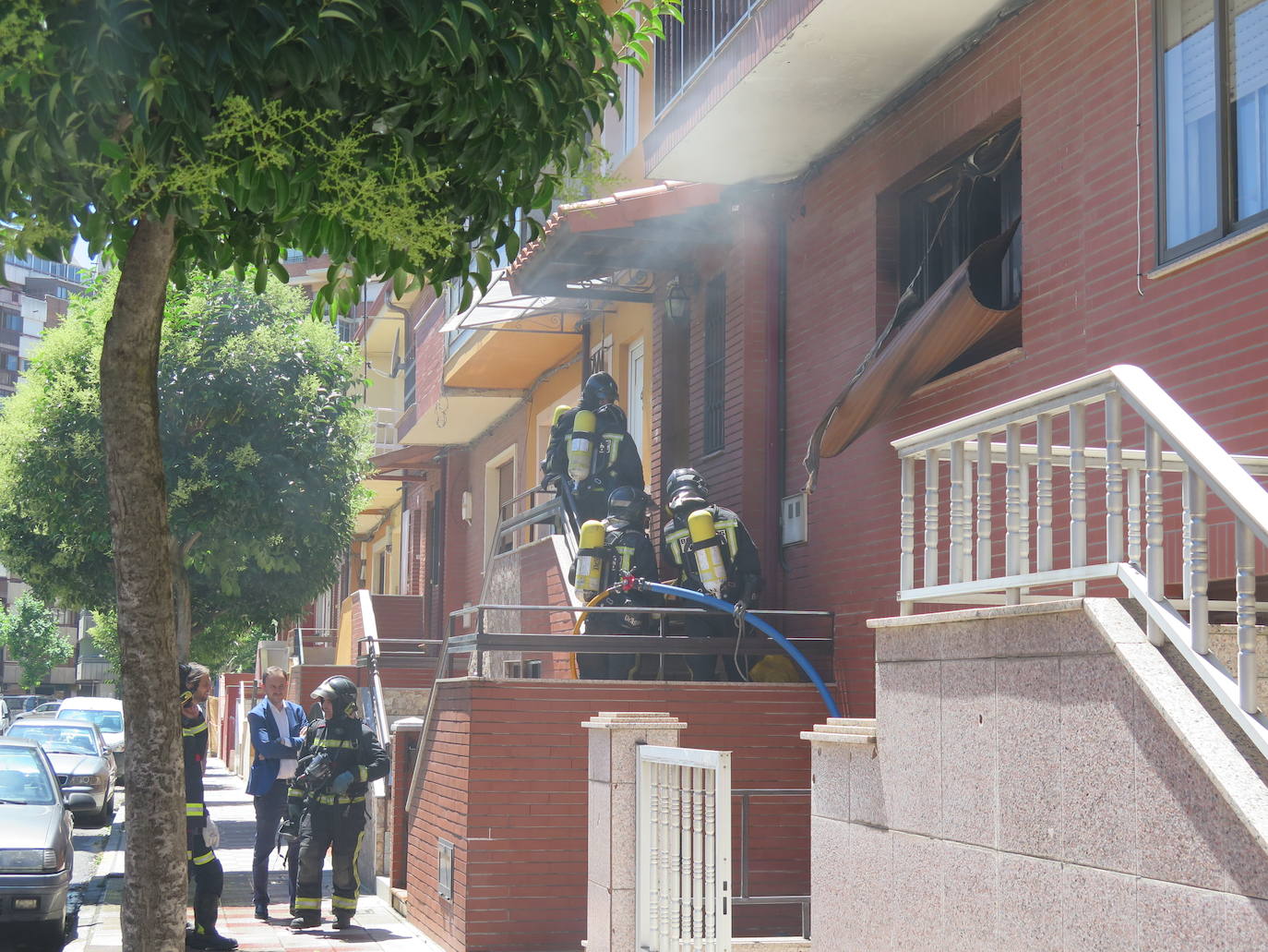 Fotos: Explota un televisor y desata un incendio en una vivienda de El Ejido