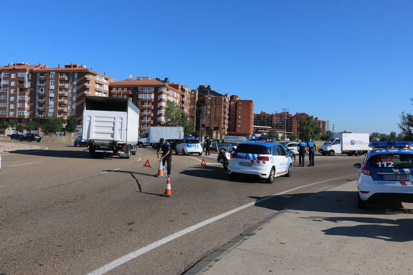 Fotos: Apartoso vuelco en la rotonda de Carrefour de León