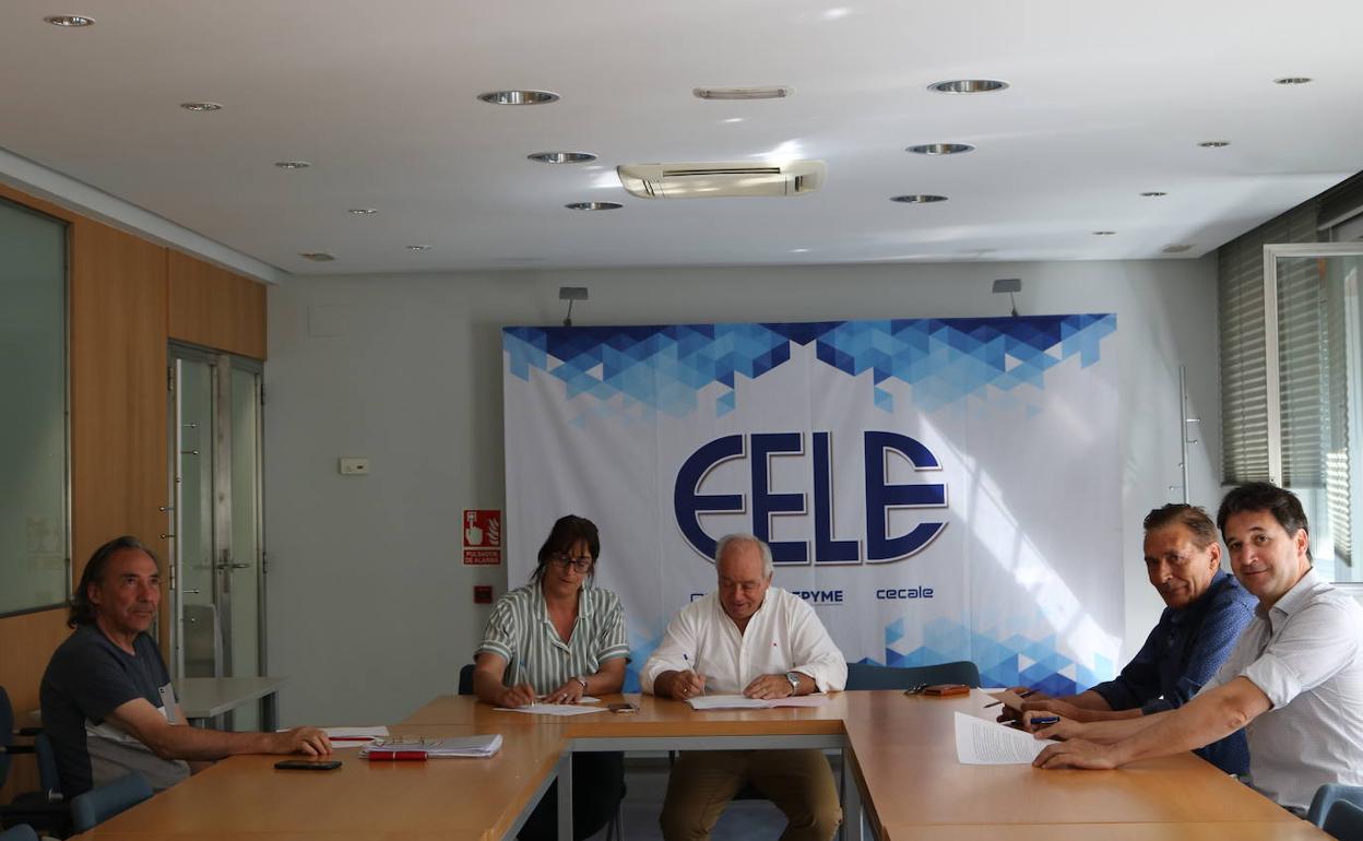 Firma de un nuevo convenio colectivo del sector de Transportes de mercancía de la provincia de León.