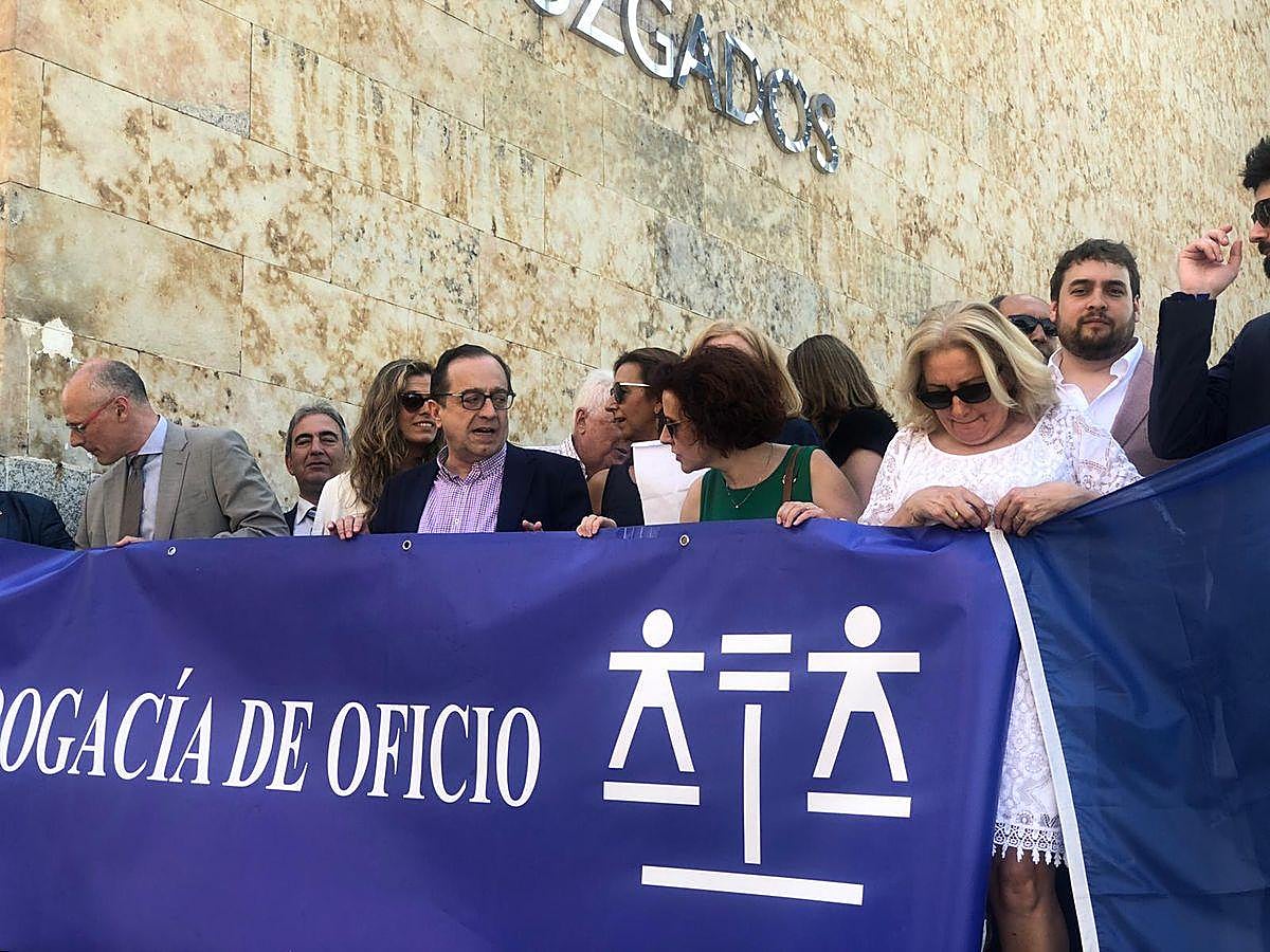 Fotos: Los abogados se reivindican como garantes de la justicia gratuita y piden más reconocimiento