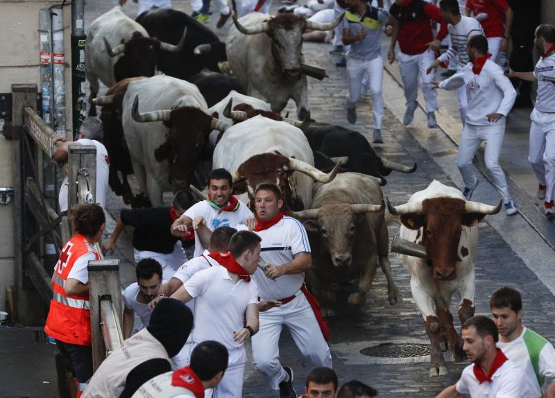 Fotos: Emocionante y peligroso encierro de Núñez del Cuvillo