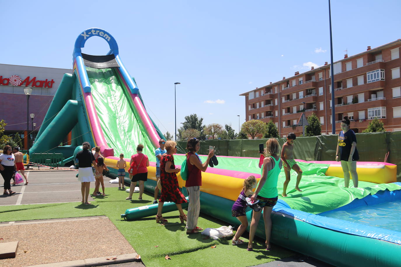 Fotos: La fiesta del agua sigue en Espacio León