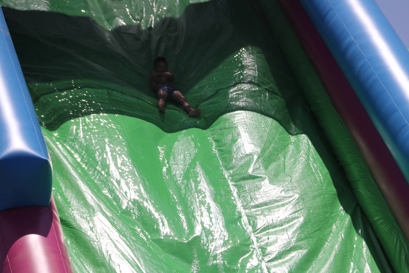 Fotos: La fiesta del agua sigue en Espacio León