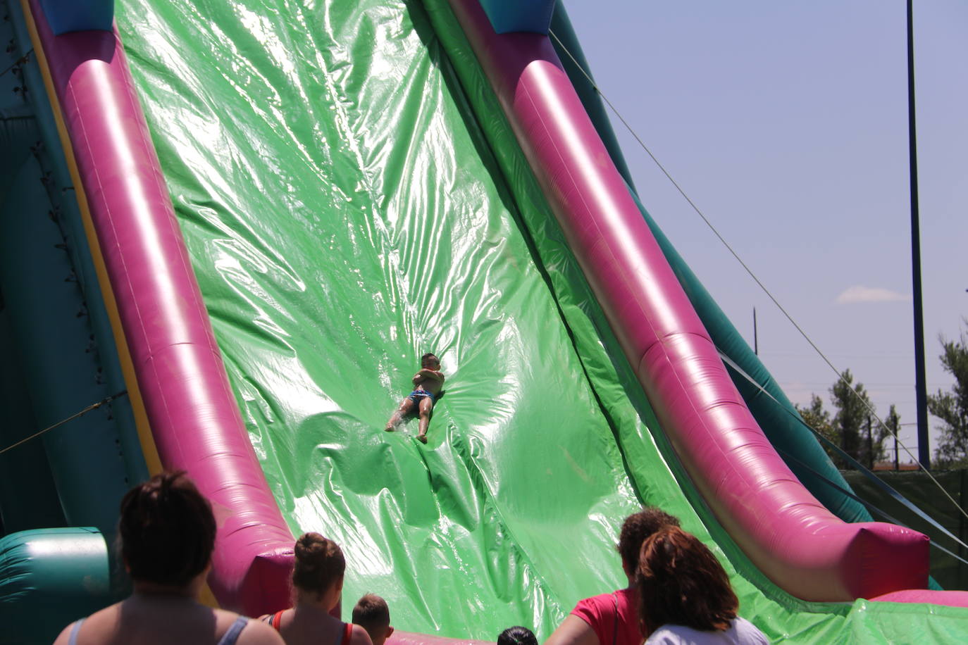 Fotos: La fiesta del agua sigue en Espacio León