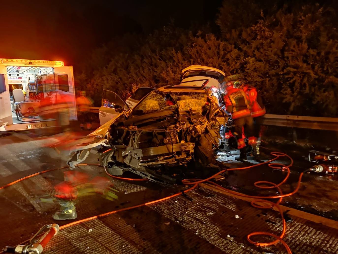 Fotos: Un muerto y cinco heridos en un accidente provocado por un kamikaze en la &#039;Y&#039;