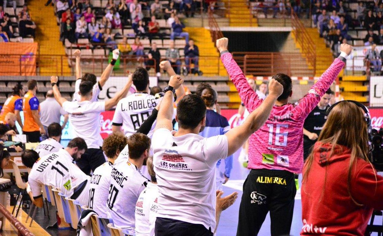 Imagen de la celebración de un gol ademarista. 