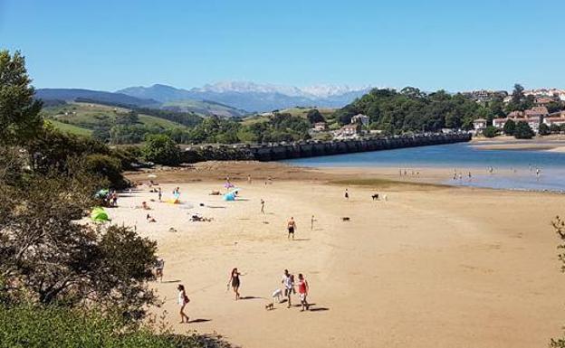 'Playa de La Maza' en San Vicente de la Barquera, Cantabria.