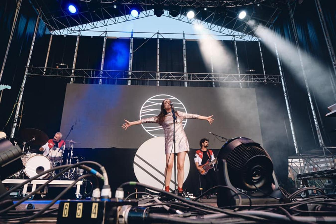 Zahara, Izal y Carlos Sadness hicieron vibrar y cantar a todo Ponferrada