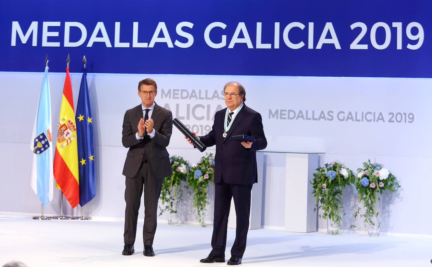 Fotos: Herrera recibe la Medalla de Oro de Galicia