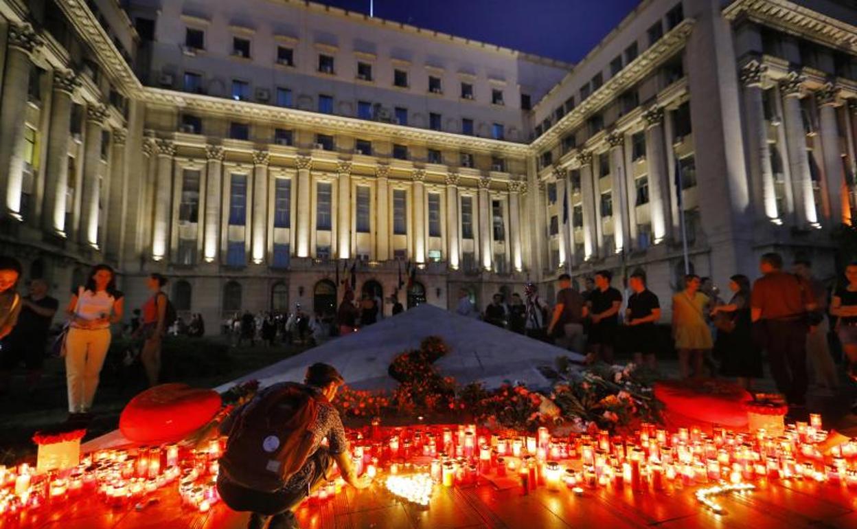 Polémica en Rumanía tras el asesinato de una niña de 15 años que llamó varias veces a la Policía