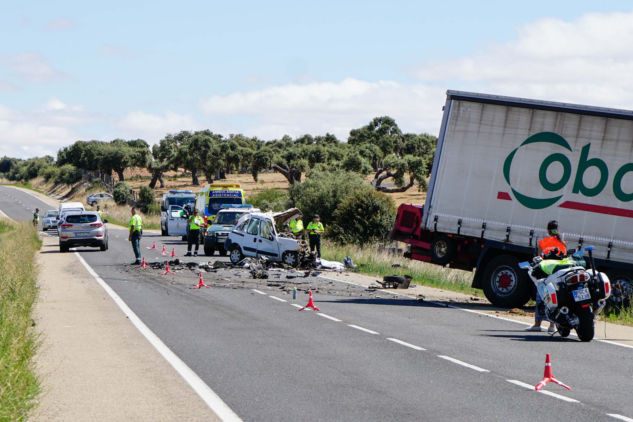 El vehículo en el que viajaba el fallecido quedó completamente destrozado