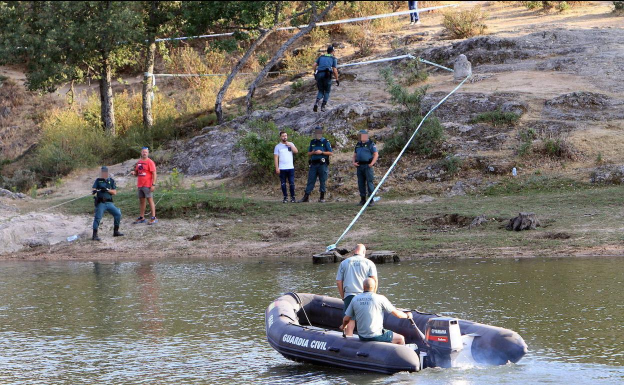 Operativo de rescate de un joven de 15 años ahogado en el embalse de Pontón Alto (Segovia)