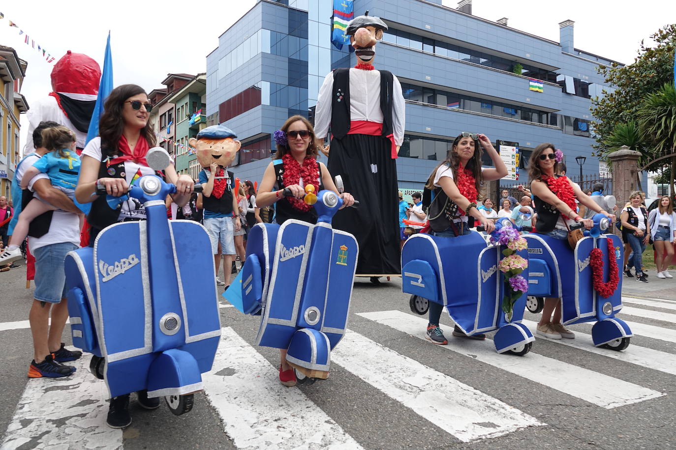 Miles de personas disfrutaron este sábado de la fiesta de las piragüas. ¡Búscate en nuestra galería! 