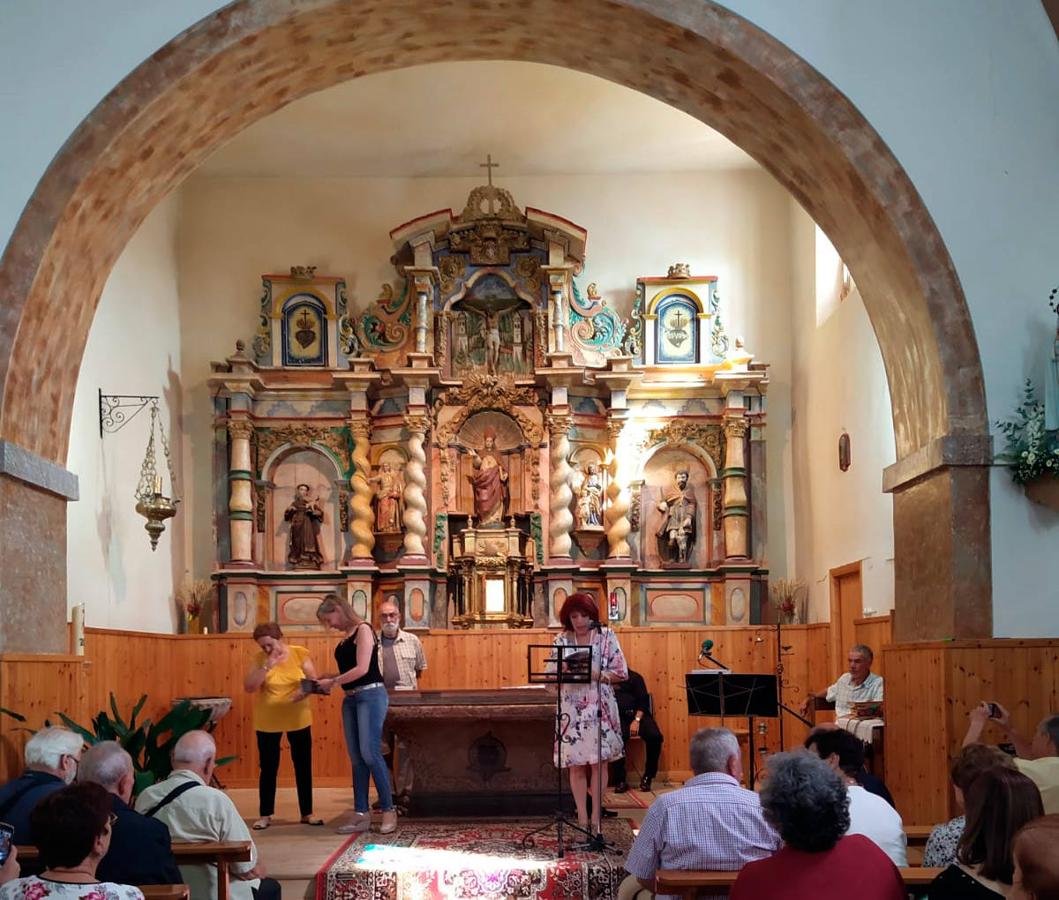 Templo parroquial de Cogorderos durante 'Versos a Oliegos'.