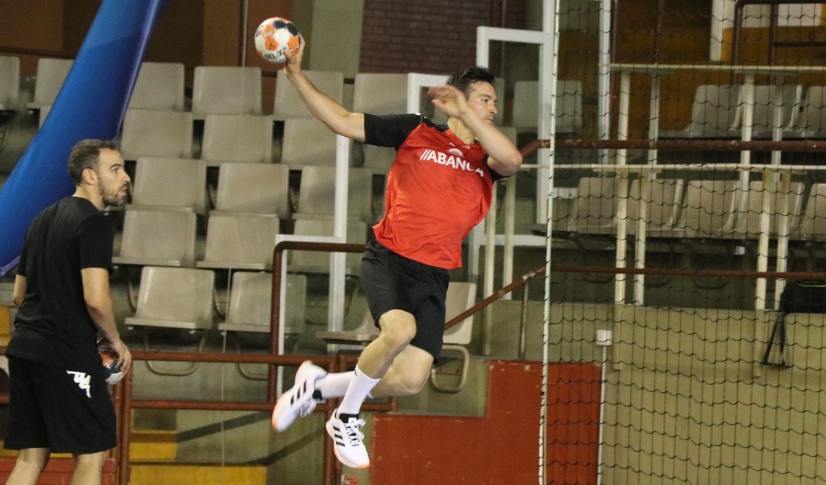 Manolo Cadenas, durante el entrenamiento de este miércoles.
