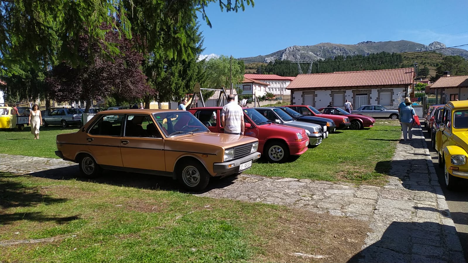 Fotos: Concentración de clásicos en Villamanín