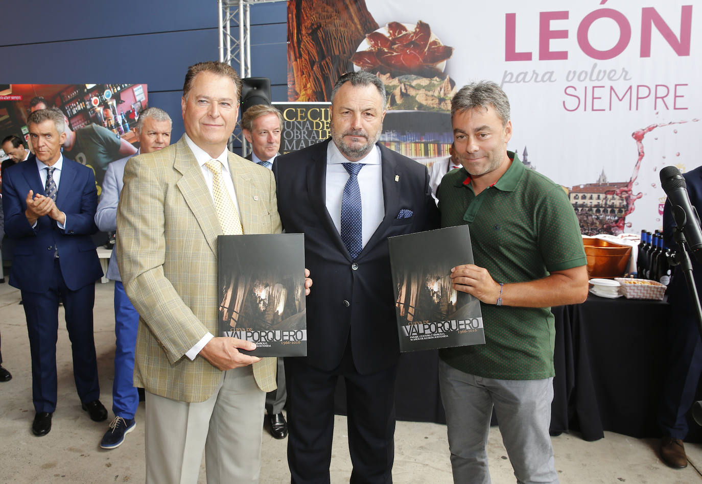 Fotos: La Feria de Muestras de Gijón celebra el Día de León