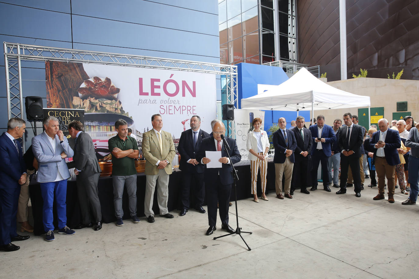 Fotos: La Feria de Muestras de Gijón celebra el Día de León