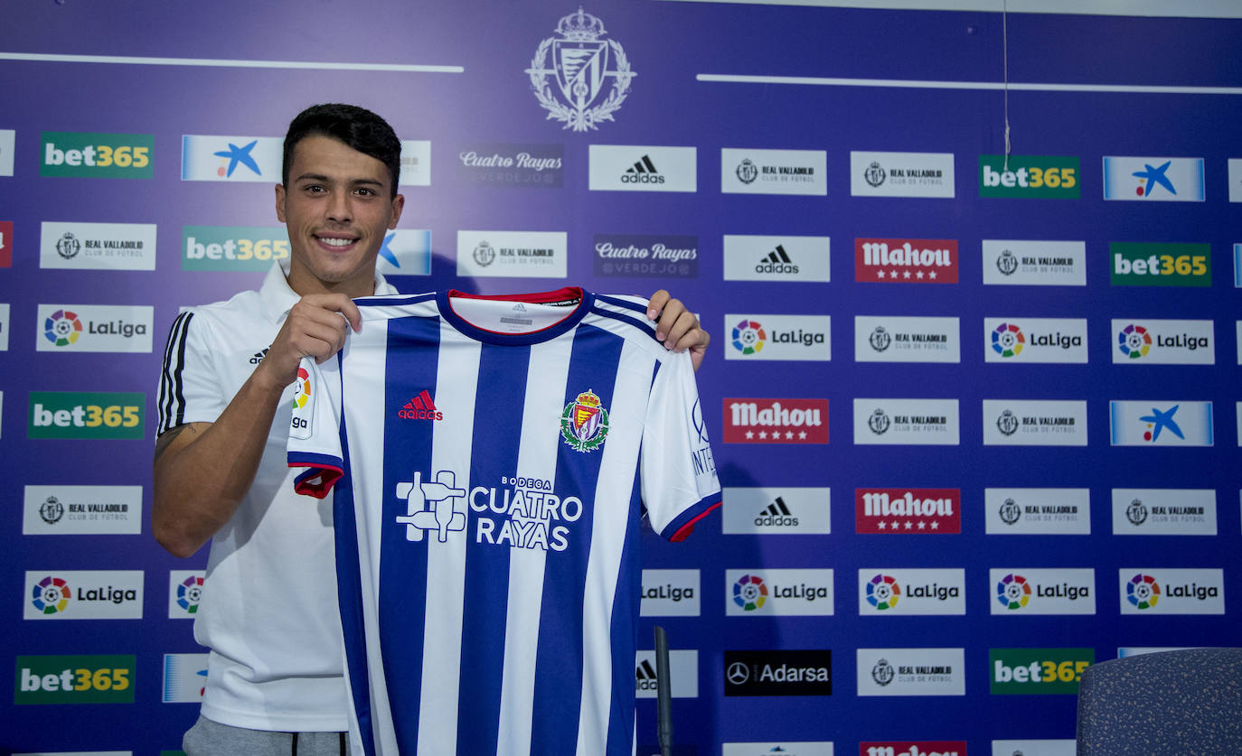 El Real Valladolid presenta al lateral derecho Pedro Porro