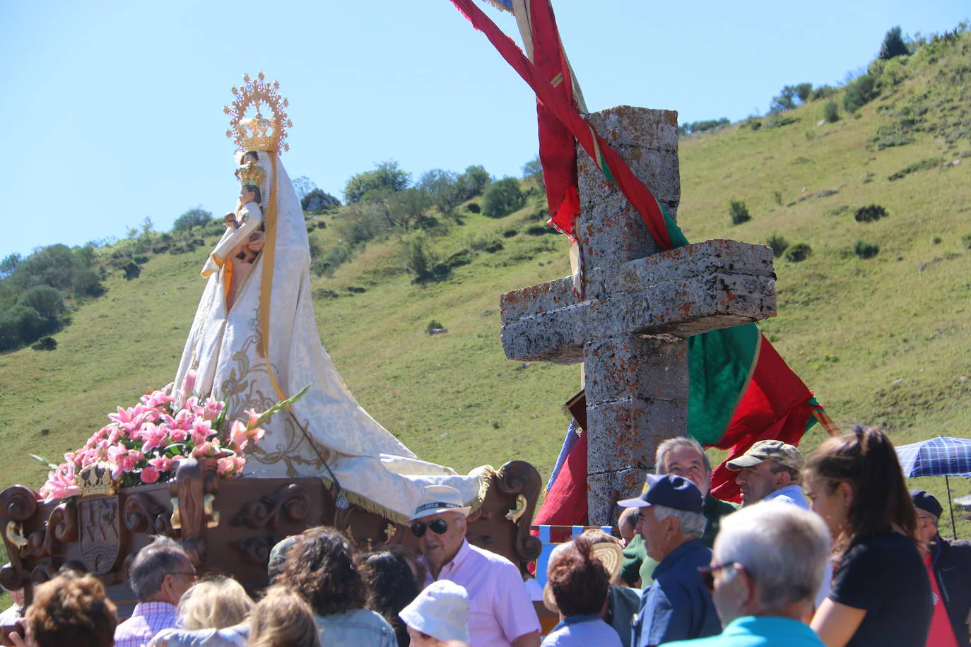 Fotos: Tradición y caballos para honrar a la Virgen de Riosol en Maraña