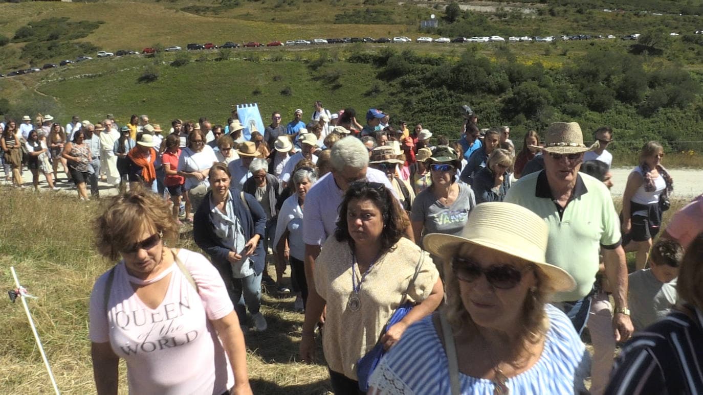 Fotos: Tradición y caballos para honrar a la Virgen de Riosol en Maraña