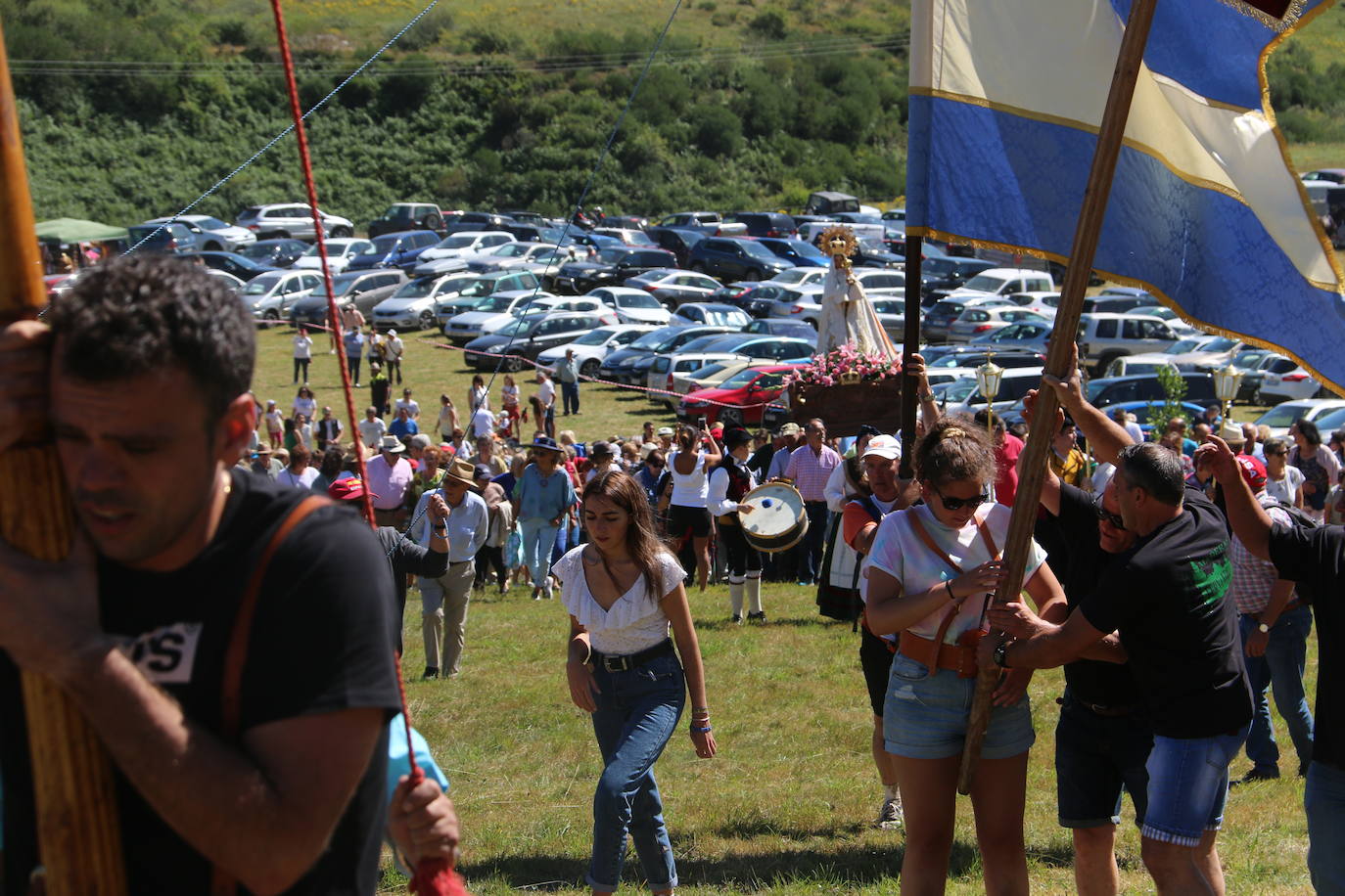 Fotos: Tradición y caballos para honrar a la Virgen de Riosol en Maraña