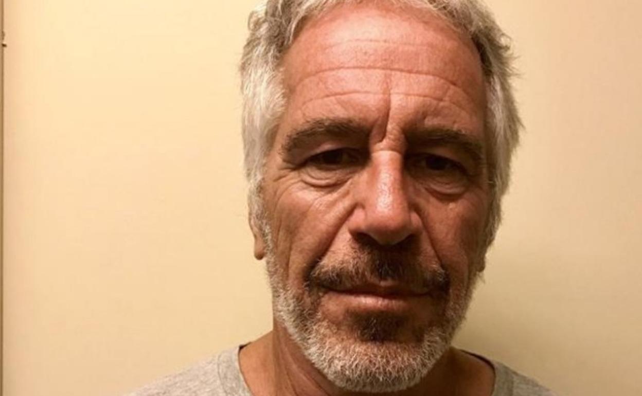 La autopsia de Jeffrey Epstein revela que tenía varios huesos rotos en el cuello