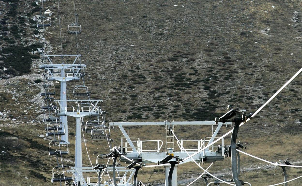 Imagen de la estación de San Isidro durante el verano.