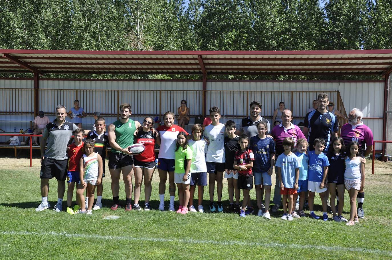 Fotos: María Casado acerca el rugby 7 a su Coyanza natal