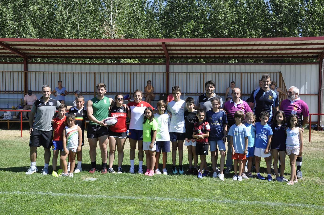 Fotos: María Casado acerca el rugby 7 a su Coyanza natal