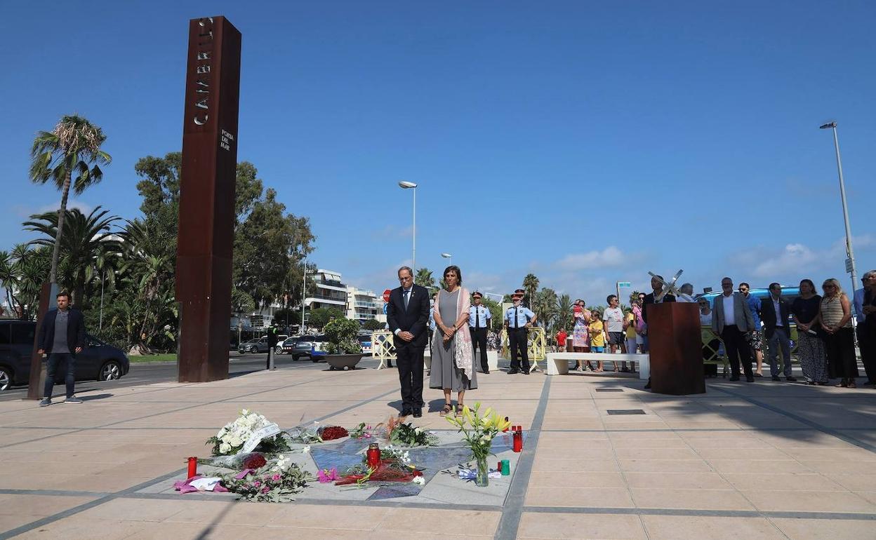 El presidente de la Generalitat, Quim Torra, ha participado este domingo en un acto de homenaje en Cambrils a las víctimas de los ataques terroristas.