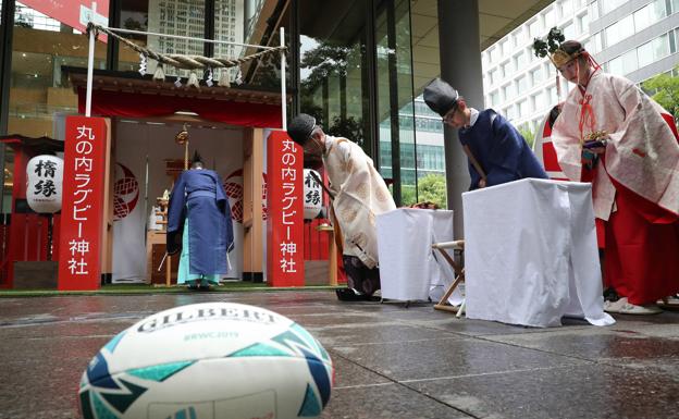 Shrine priests from Shimogamo Shrine en Kyoto