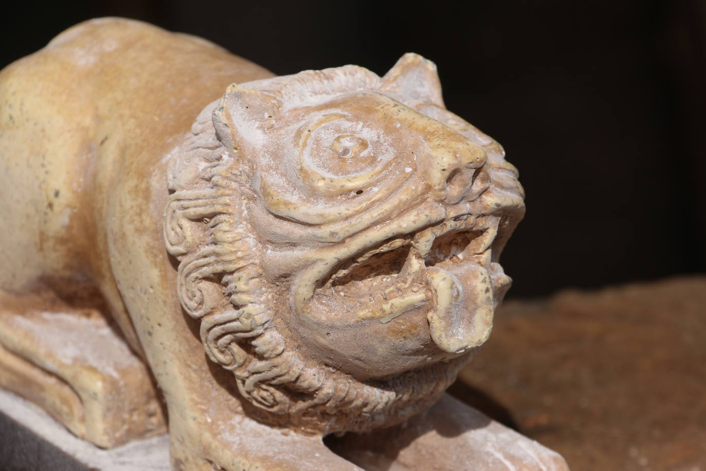 Fotos: Los leones románicos de San Isidoro coronarán el sepulcro de Alfonso VI