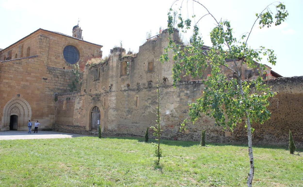 El claustro del Monasterio de Sandoval acoge este sábado un recital de ópera y zarzuela