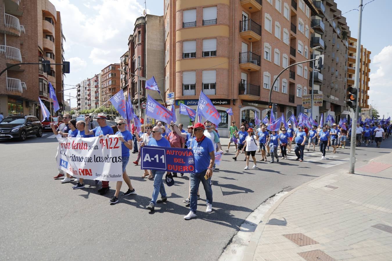 Fotos: Más de dos mil personas solicitan en Aranda la Autovía del Duero (1/2)