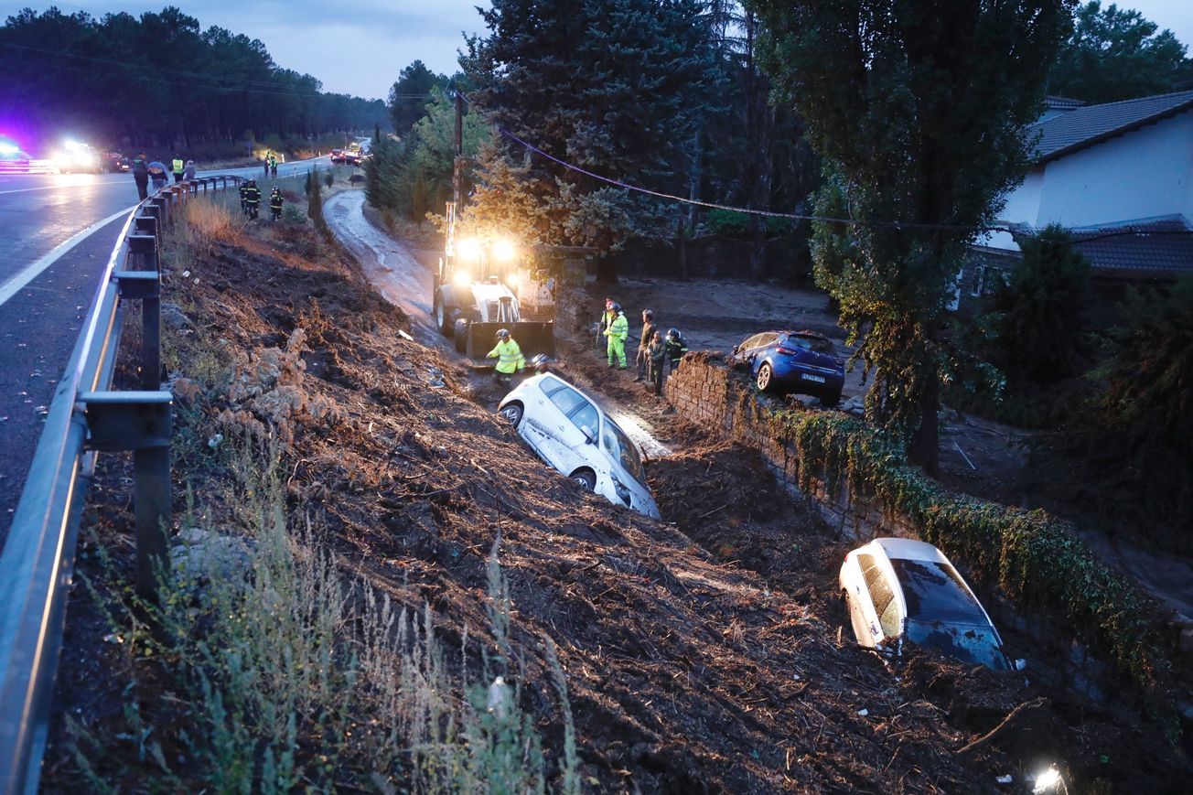 Imagen de la riada en Navas del Marqués.