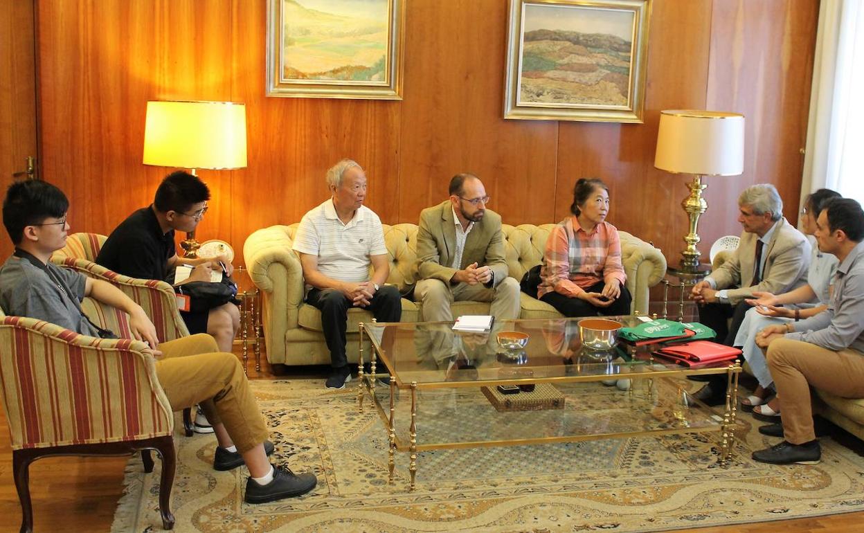 Recepción a la delegación de la universidad china de Hunan. 