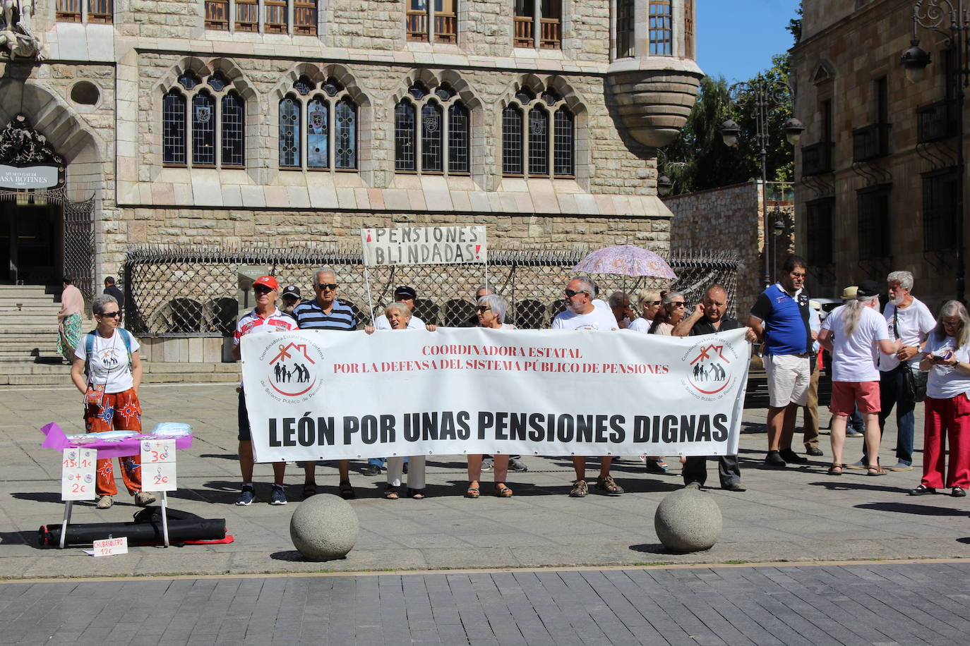 Fotos: Concentración por las pensiones públicas en Botines